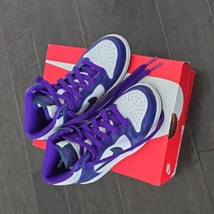 Little kids purple Nike Dunk Hi size 11